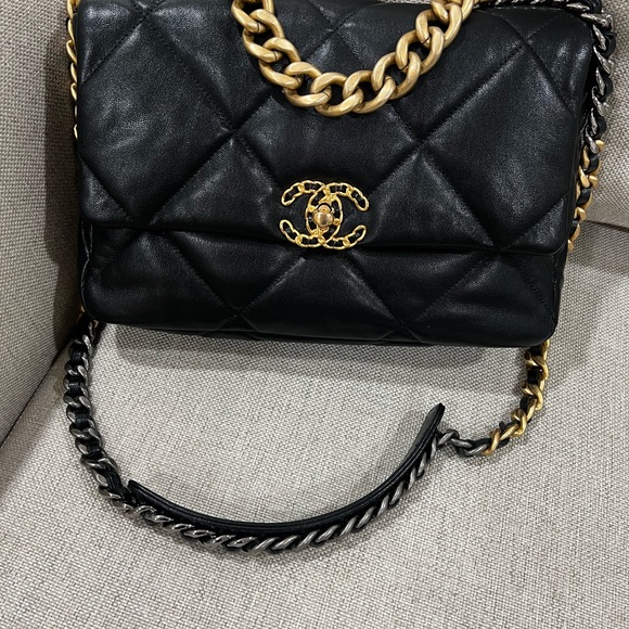 Chanel 19 goat large - Picture 2 of 7